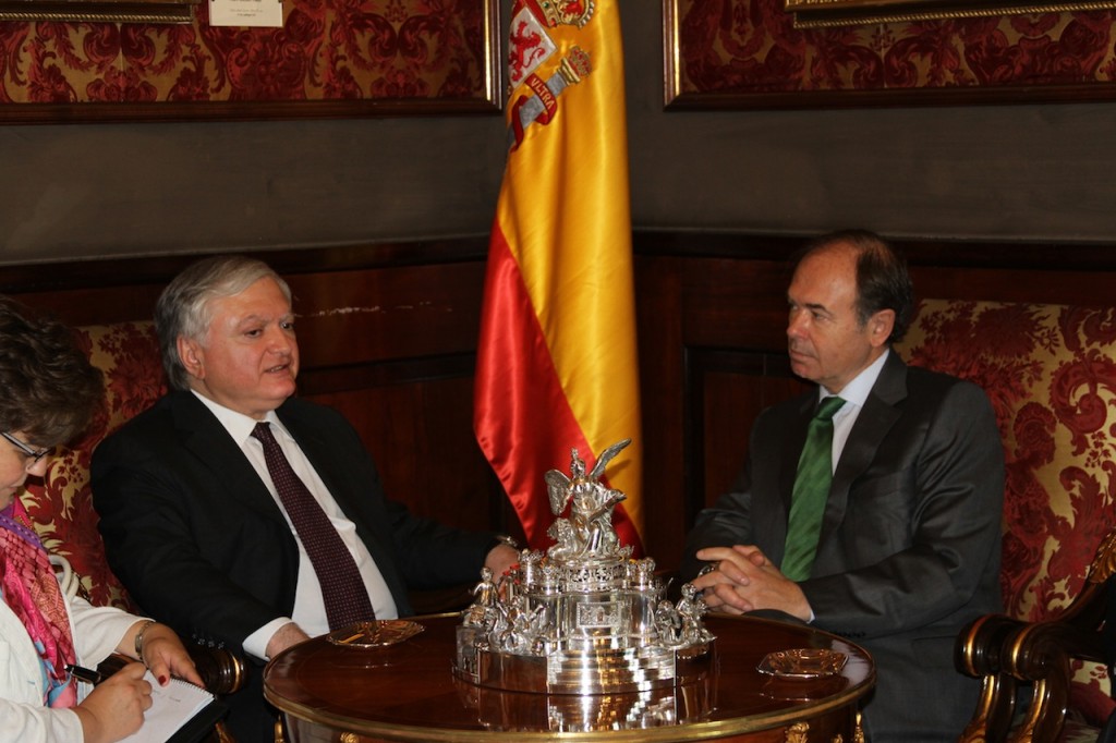 Minister Nalbandian meets President of Spanish Senat