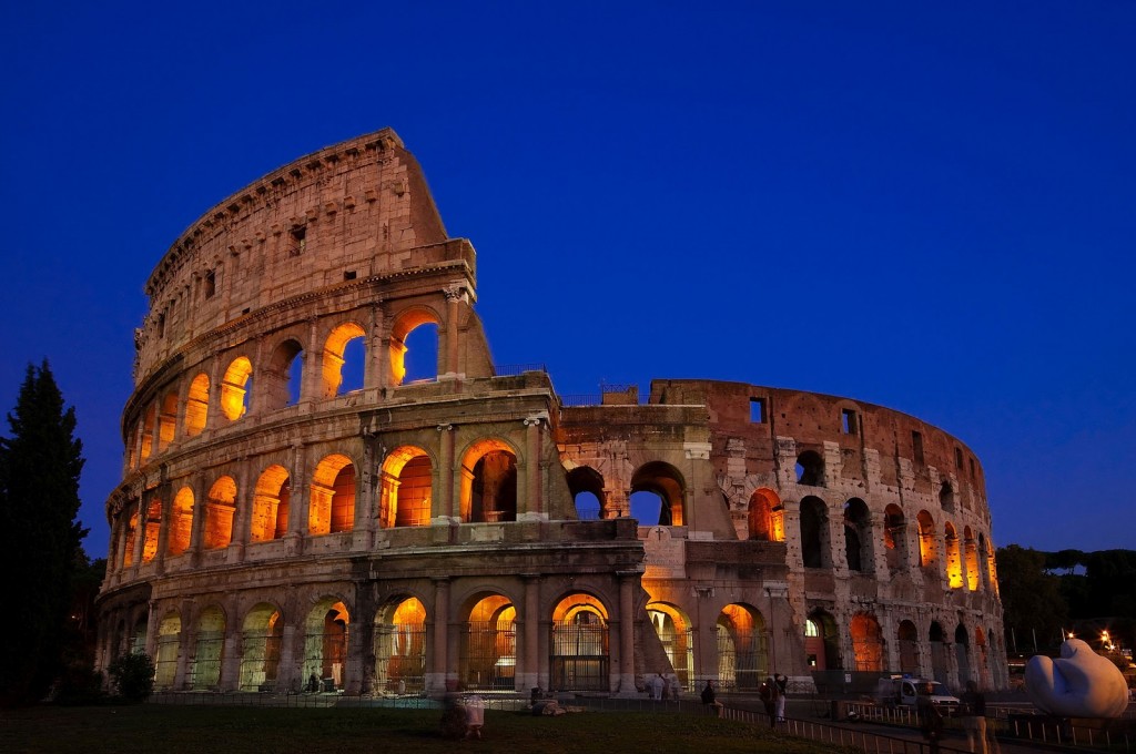 colosseum-at-night