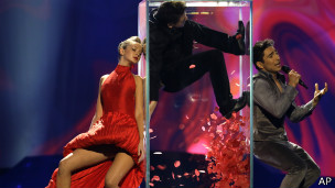 130917141324_farid_mammadov_of_azerbaijan_performs_his_song_hold_me__304x171_ap