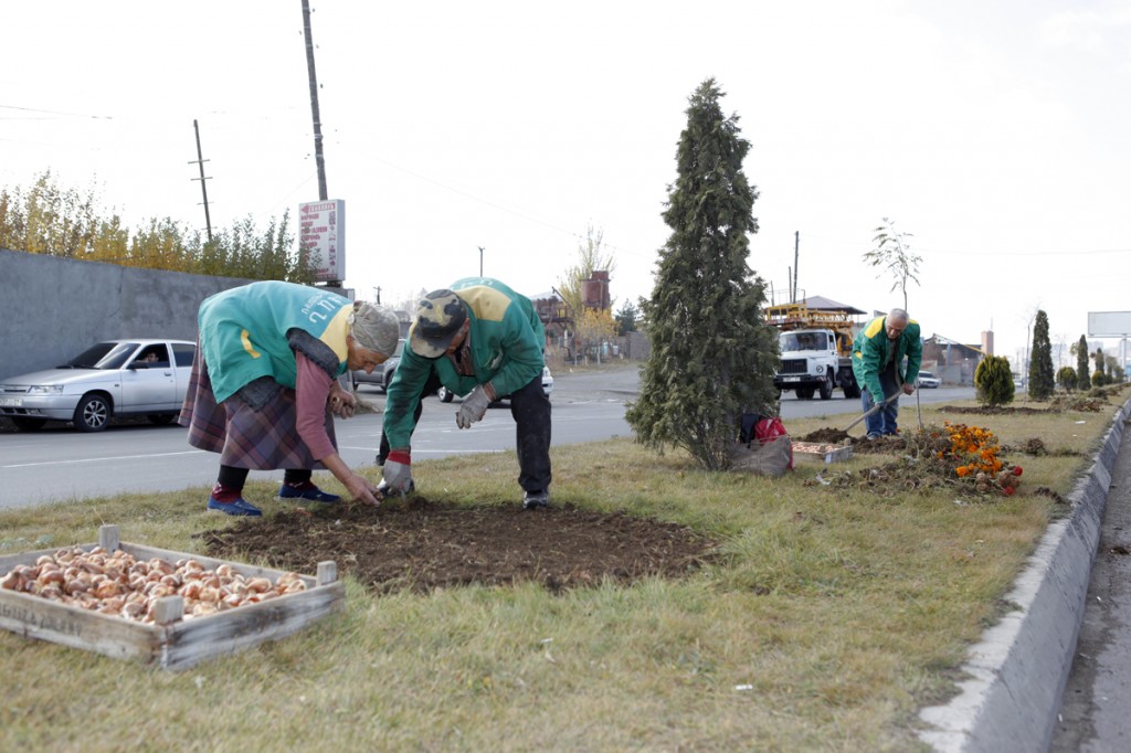 Երևանի քաղաքապետարան, ծաղկապատում