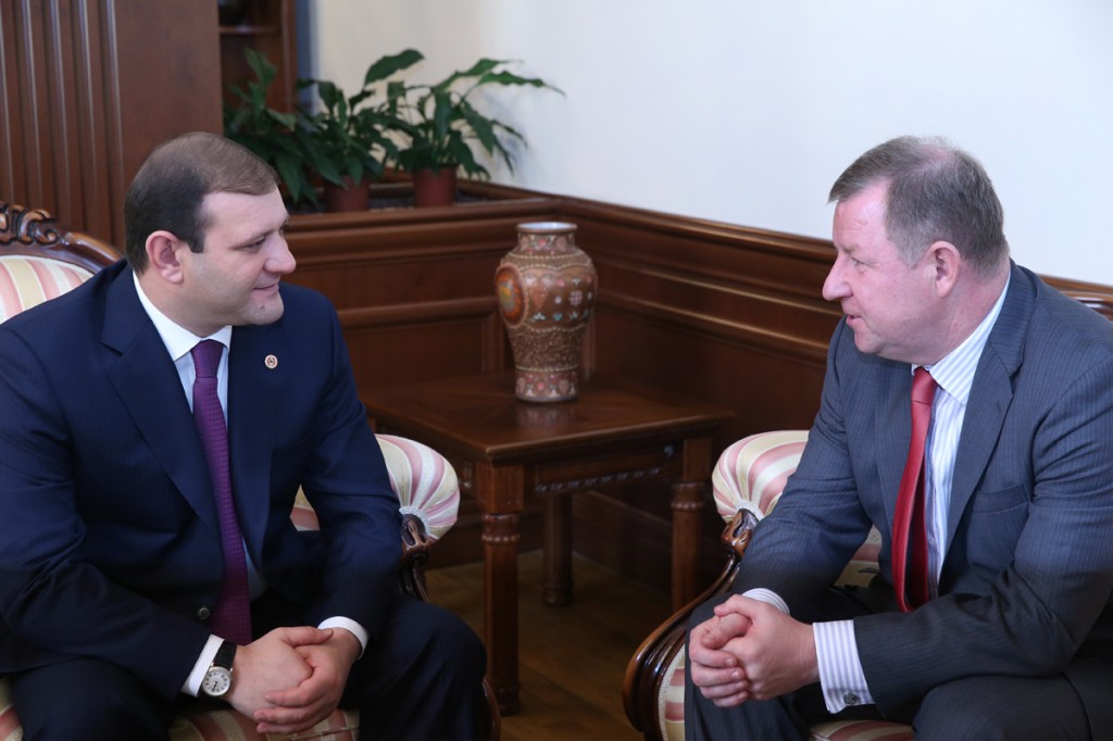 Երևանի քաղաքապետարան,Էրիկաս Պետրիկաս, Տարոն Մարգարյան