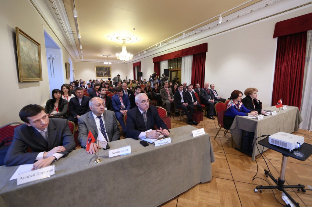 Մոսկվա, Երևանի օրեր