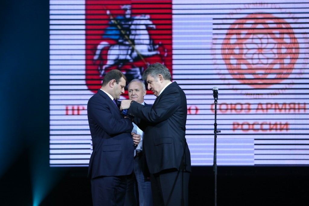  Տարոն Մարգարյան, Ռուսաստանի հայերի միություն,շքանշան