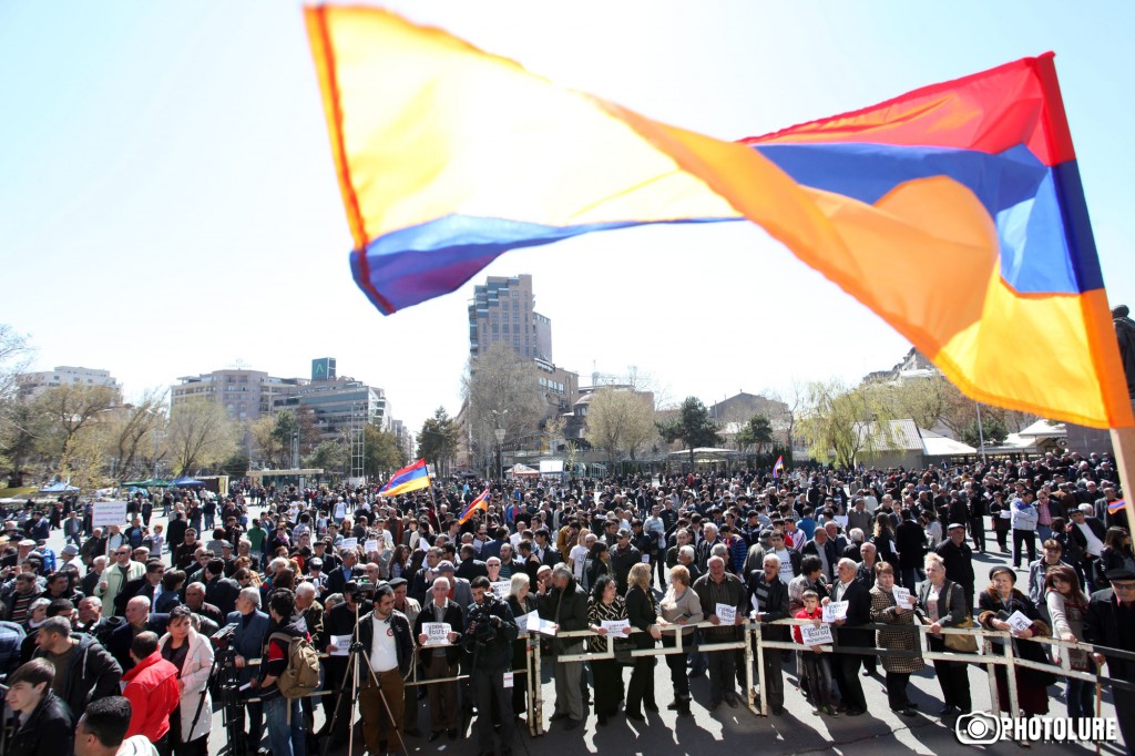 Dem Em civil initiative held a rally on Freedom Square