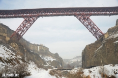 28-ամյա Նիկոլայ Միխայլովիչն (Սանկտ Պետերբուրգ) ու Անդրեյ Նոսենկոն (Վրաստան) պարաշյուտներով թռել են Նոր Հաջնի 120մ բարձրության կամուջից 