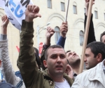 Activists of "Dem Em" civil initiative staged a protest action in front of the RA Ministry of Finance then moved to the building of the RA State Revenue Committee to defend their constitutional rights
