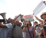Activists rally in front of the Municipality of Yerevan demanding resignations
