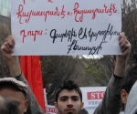Members of âNikol Aghbalyanâ youth union handed over a letter to Yerevan office of UNO in support of Armenians in Kesab