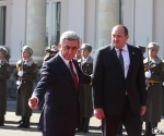 RA President Serzh Sargsyan welcomes his Georgian counterpart Giorgi Margvelashvili at the RA Presidential Residence in Yerevan