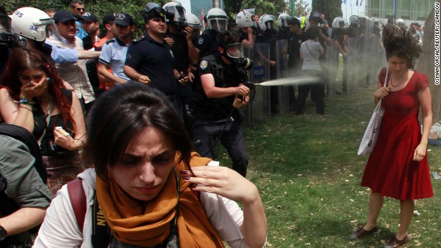 130604063059-turkey-protest-0528-story-top